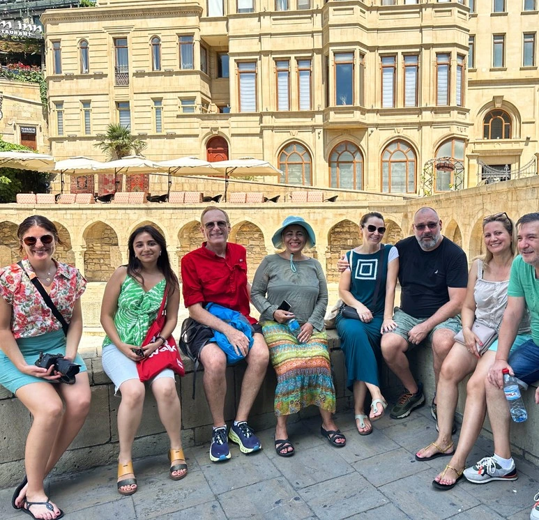 Baku Free Walking Tour with guests